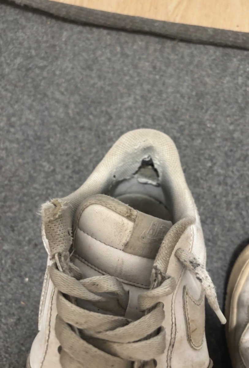 Wiktorexmaster's tweet photo. zapraszam do lizania bucikow i wysylania pieniedzy na nowe cwele 

#paypig #findom #nikesocks #feet #dirtyshoes #airforce1 #DM #nike https://t.co/ugNOuwFe80