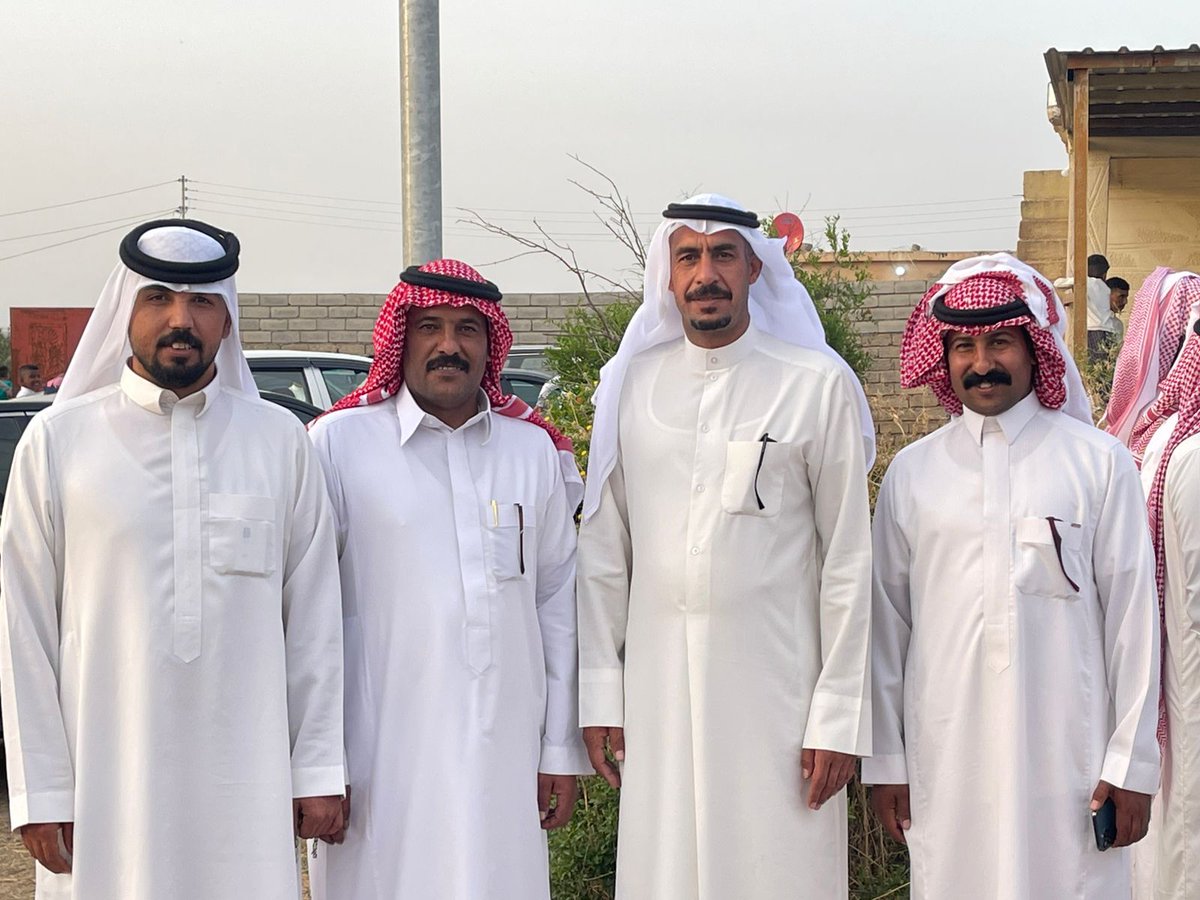 m_n__22's tweet photo. بمناسبة زفافه الميمون.
بارك الله لك في زوجتك وأنعم عليكما بالسعادة والهناء.
مبارك الزواج، جعل الله أيامكم سعادة وأبعد عنكما شرور خلقه https://t.co/vwXARZxbqN