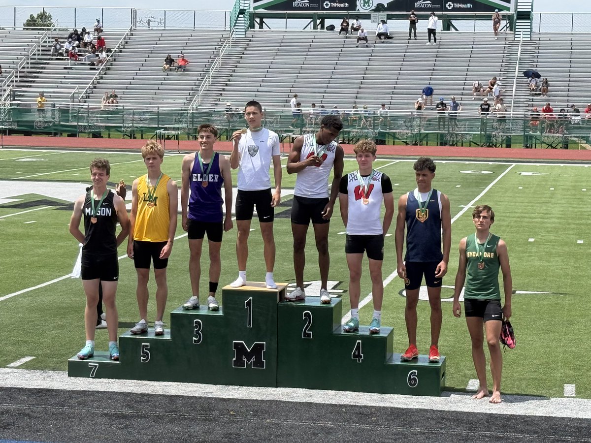 NathanMeirose29's tweet photo. I got to run at my first regional finals this weekend and ran the 110h (8th 15.48) 4x400 (5th 3:24.14) and 300h (4th 39.31)  Qualified for state in the 300 hurdles with my teammate Benji!! https://t.co/eeoztrWJXD