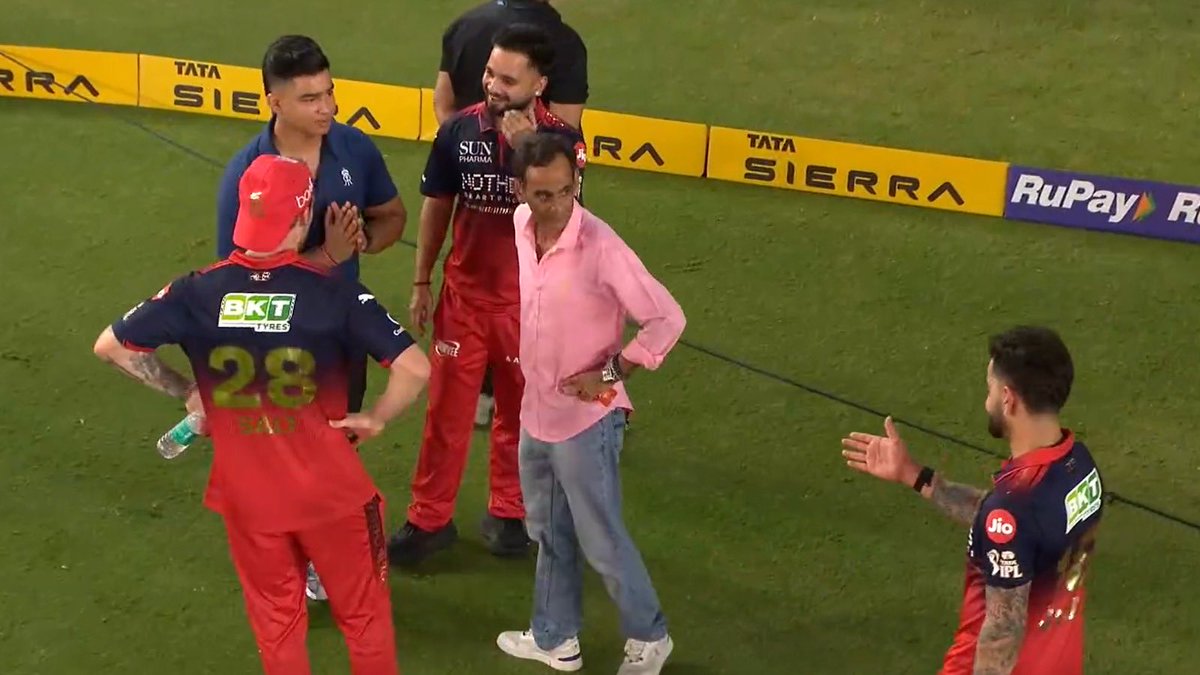 KKRWeRule's tweet photo. Virat Kohli khud chalke aapke pas aarha hai mtlb aap alag level ho. https://t.co/lDswMyC9zk