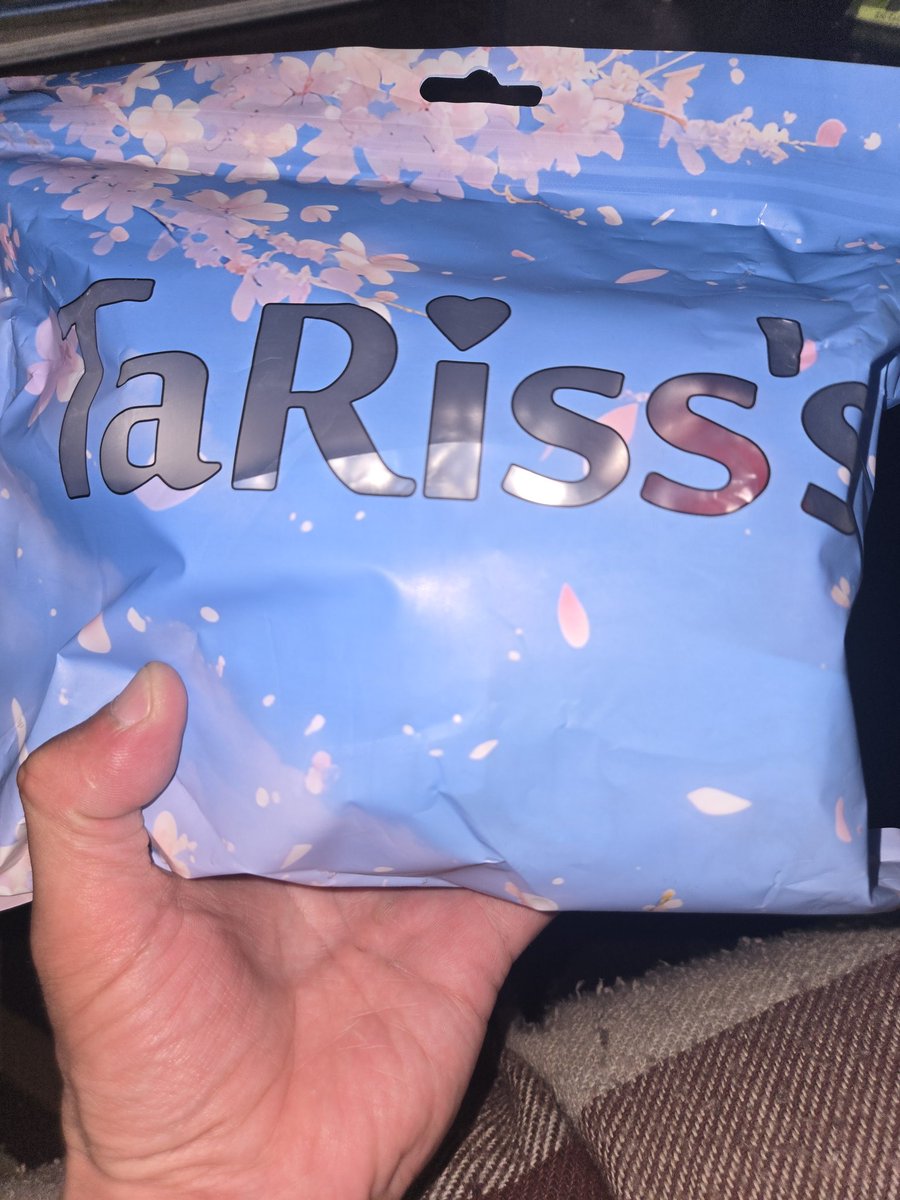 BabeShepherd's tweet photo. Yay.. package time.  Just got a new #buttplug from @tariss_official 
2XL silicone plug.   
 https://t.co/2HalHLCXSB https://t.co/TeNTB6xG86