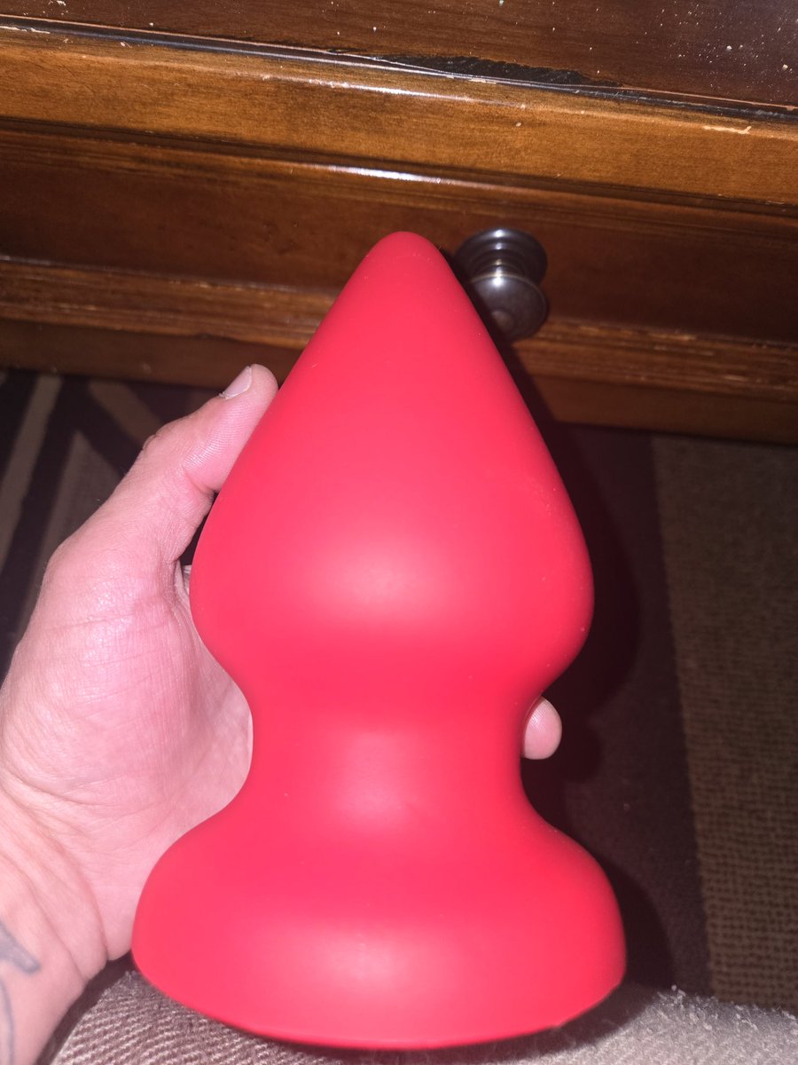 BabeShepherd's tweet photo. Yay.. package time.  Just got a new #buttplug from @tariss_official 
2XL silicone plug.   
 https://t.co/2HalHLCXSB https://t.co/TeNTB6xG86