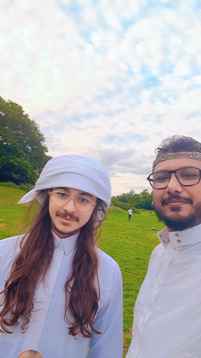 azzarnoki's tweet photo. مع صديقي الفرنسي حليان ، فرنسي الجنسية سعودي الهوى ويمني الإهتمام ، فرنسي ولكن يتقن لهجة عسير ونجران ويعرف عادات وتقاليد جنوب السعودية واليمن أكثر من بعض أهل البلاد. https://t.co/vB0nOnuHmI
