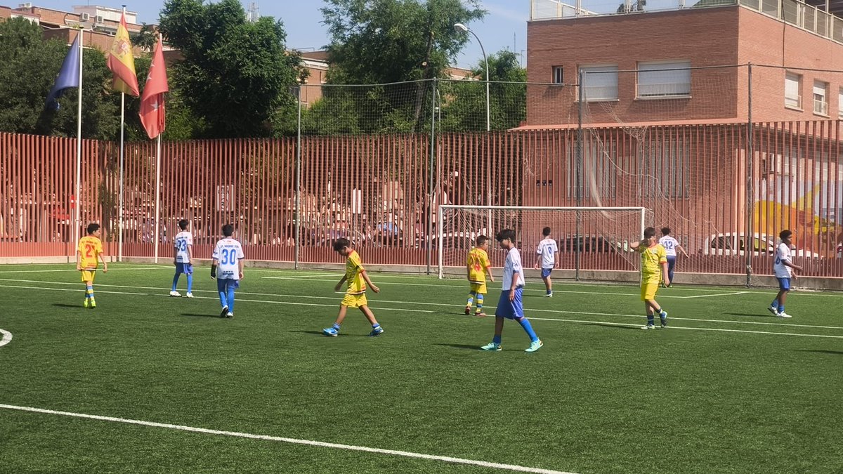 EFMSur's tweet photo. 🤝 Amistosos Fin de Temporada
Nuestros equipos aprovecharon para disputar encuentros amistosos en esta recta final de temporada.
#somosdMSur https://t.co/DnbbWDGld5