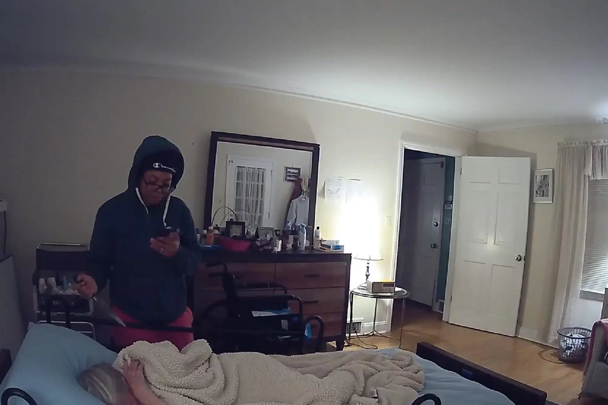 Tr00peRR's tweet photo. Long Island agency Aides at Home blames an 84yo dementia patient for her stabbing in court papers.
An aide stabbed her with an 8” knife as she slept, held it 16min whispering “just let go” — video evidence. Family suing. 
 https://t.co/soBnSiXZh6 https://t.co/z3DF2bByYv