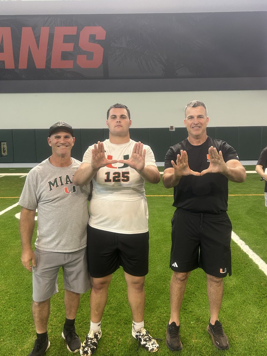 big_drew72's tweet photo. Had a great camp today! @coach_cristobal @CoachMirabal @CoachDanHajjar @Coach_Rothwell @EJHollandOn3 @LChaney_ @GabyUrrutia247 @CoachGroody17 @CoachJMolina @TomLoy247 @Andrew_Ivins https://t.co/lb2QoSJ9Mq