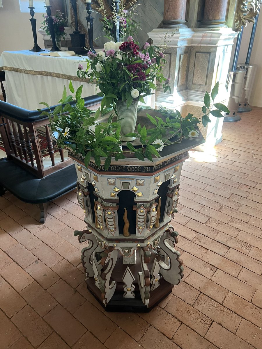 KristfBalint's tweet photo. von Felix Groll (Tenor) und Harald Bölk (0rgel) begleitet und erfreut. Für Die Lesungen engagierten sich die Kirchenältesten André Schmitz und Marie-Christin Papenbrock. Die Predigt von Generalsuperintendent Kristóf Bálint findet sich hier: https://t.co/TlIONnLHrj https://t.co/c6j0ivzdUf