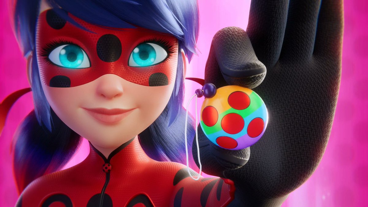 GaxBiru's tweet photo. A Ladybug me dando um talismã depois de eu ser akumatizado em "Anti-hetero" https://t.co/XecoEJPKZb