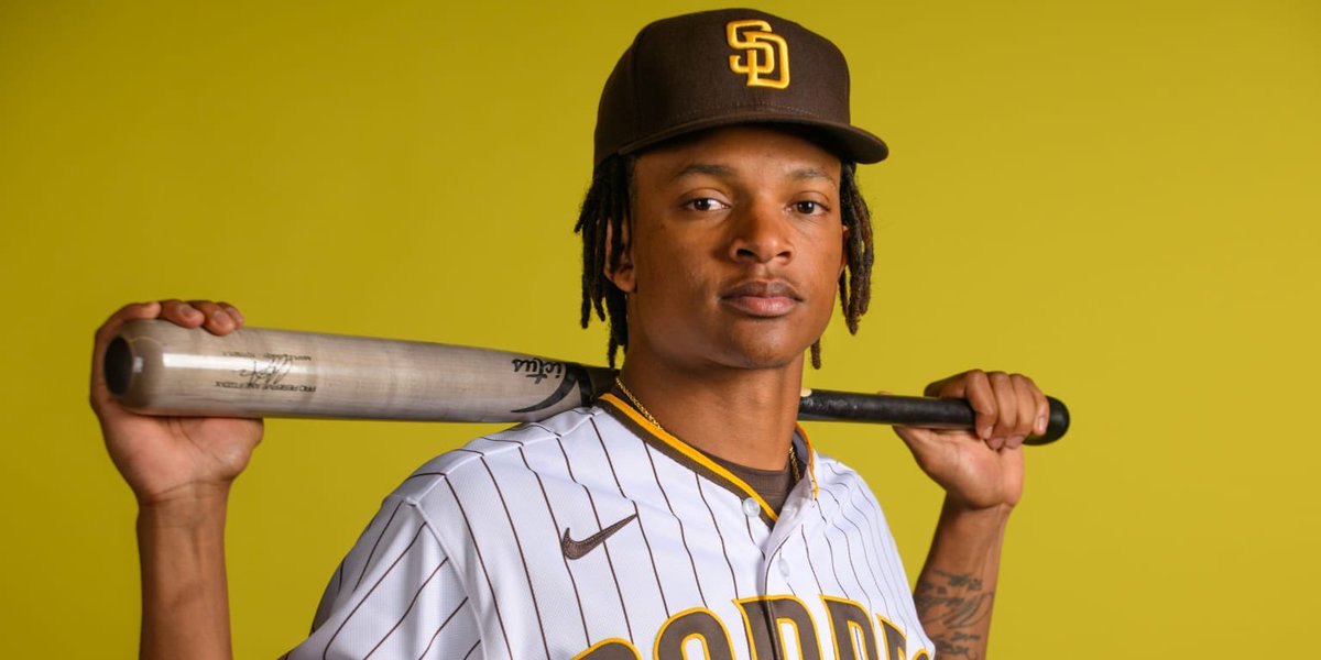 AbramsAlienShip's tweet photo. @Padres WE FUCKING STOLE THEM AHAHAHAHAHAH 😂😂😂😂 https://t.co/lXwTJWkN8Q