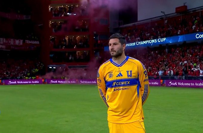 CapitanCalzon77's tweet photo. El Gordo🐯 no necesitaba retirarse con un titulo🏆 el 'bomboro' ya es un historico de la LigaMx🇲🇽 a la altura de los mejores extranjeros que vinieron a este país, nada que reclamarle a Gignac🇫🇷 sufrí y disfrute sus goles, un grande 👏🏼ojala vengan mas jugadores como él⚽️ https://t.co/lWcWkpZJMc
