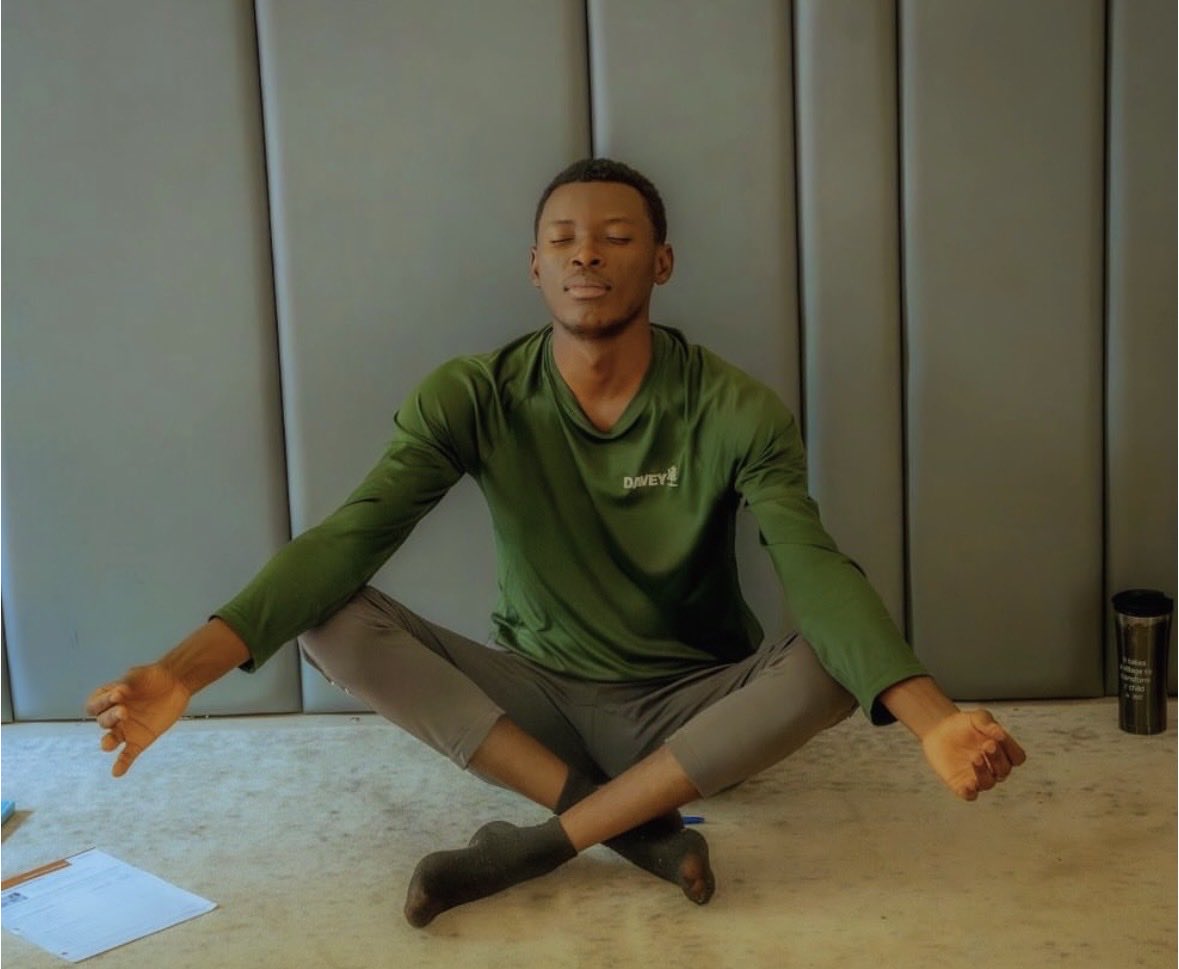 asyv's tweet photo. Our students work to foster healing and build skills to alleviate stress and anxiety in themselves—while supporting one another. 

They offer peer-to-peer counseling through our Heal The Heart Initiative, lead wellness sessions, and attend yoga classes. #HealTheHeart #TikkunHalev https://t.co/bPGzXrw6Zl