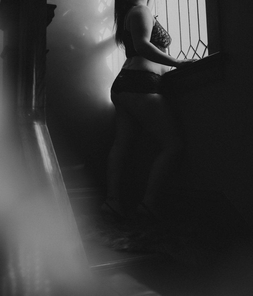 MarieX8784's tweet photo. Rate today’s look from 1-10🥵
#OnlyFans #MysteryGirl #DailyTease 
https://t.co/UBO77924IT https://t.co/ECzfnu0FaA