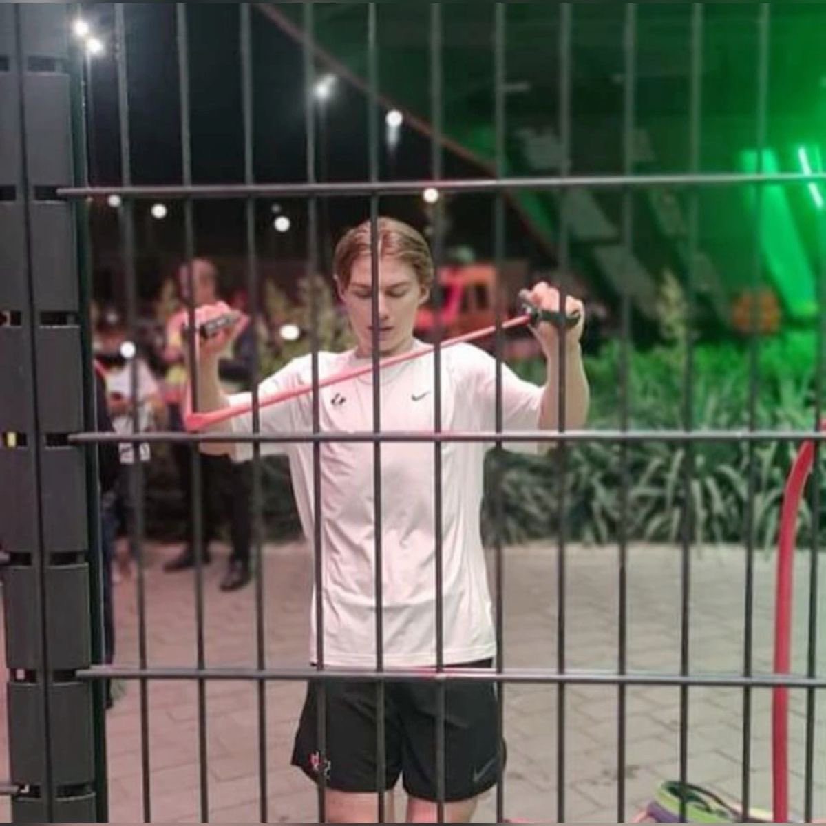 bedsysos's tweet photo. why is he in jail https://t.co/BQ0KFuko8n