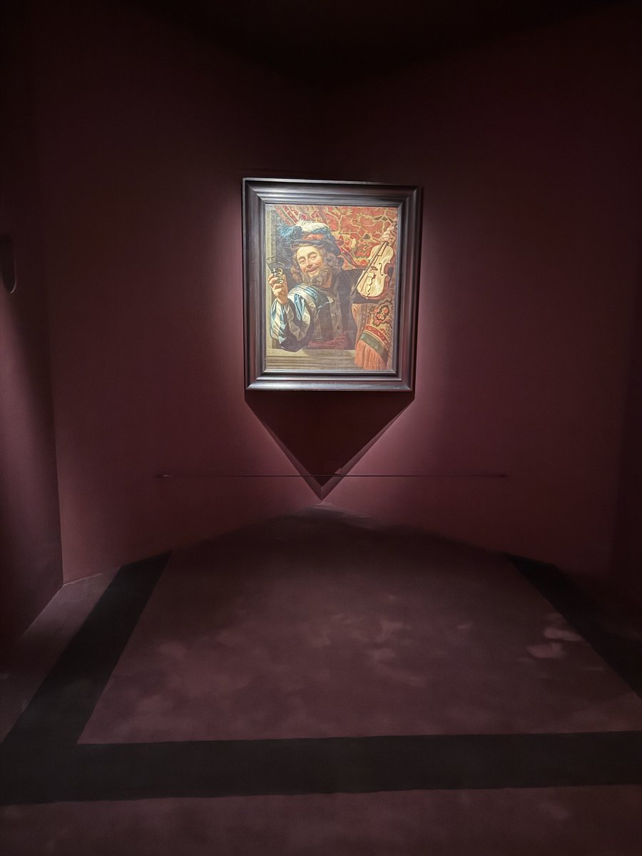 ApmNeill's tweet photo. At the van Honthorst exhibition today they had 3 Interactive booths. When you walked in you could hear sounds of the theme of the painting. It was beautifully curated. Hats off to Utrecht Museum Centraal. Brilliantly curated and Spacious. 💙 https://t.co/G9EeWvHuhO