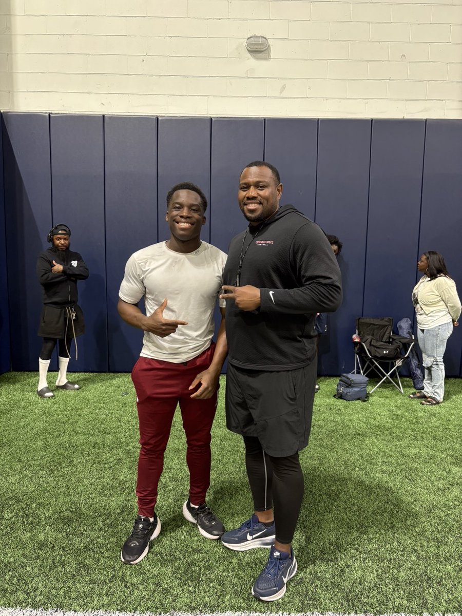 FilaniFogo's tweet photo. All glory to Jesus! After a great camp and conversation with @CoachNCole I am blessed to announce that I have received an offer from the University of Connecticut!! We ball!
#AGTG #Rb 
@CoachV1781 @GridironCamp @NE6FB_Recruits @PEAFootball https://t.co/IDfl1lW93h