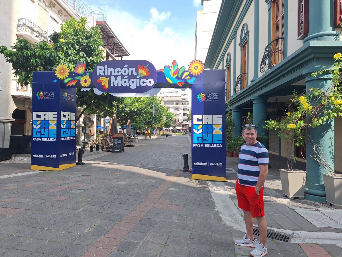 IFeraud's tweet photo. Recorriendo el centro de mi hermosa ciudad #RutaCentro #CiudadDeTodos #AsiSeHaceGuayaquil https://t.co/ZDrPBA0HN3