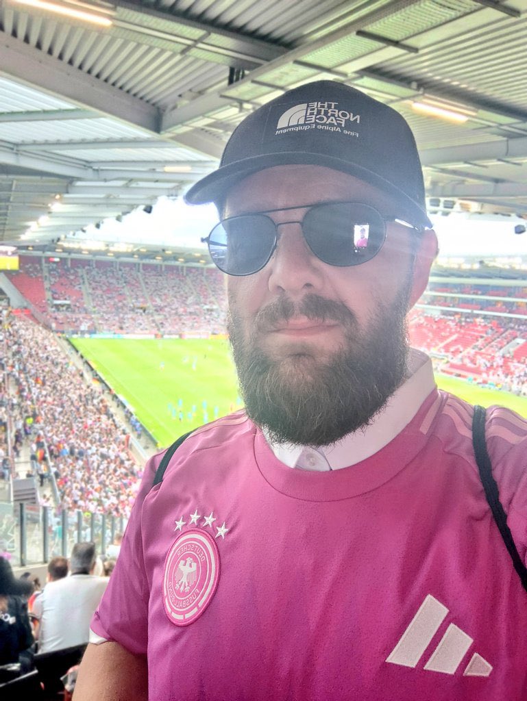 Melvindooore's tweet photo. @JanikSVW @scheissklautern Erste Bilder vom Schützen https://t.co/BBLVB0Ilni