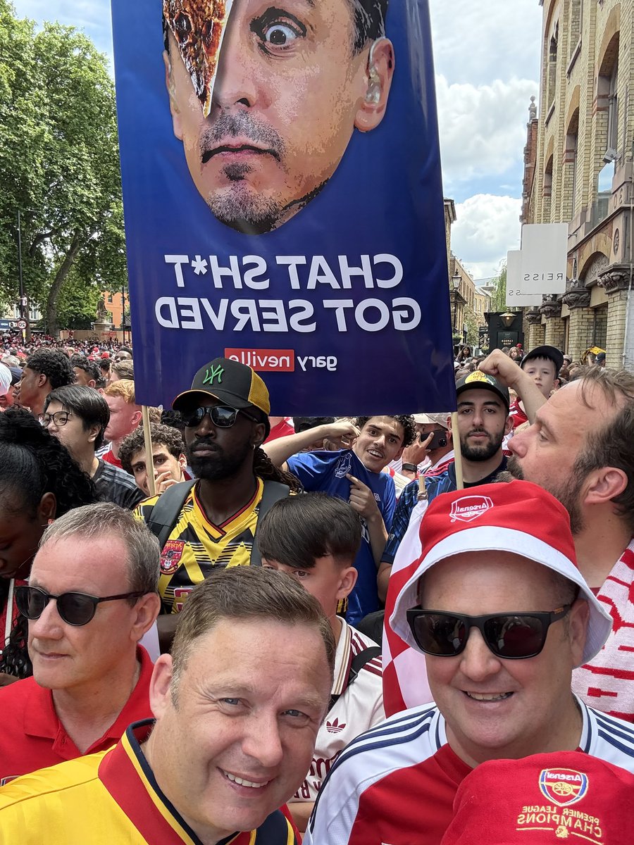 melt77's tweet photo. What a day! Champions of England, we know what we are 🙌 https://t.co/5RKvIs7cR9