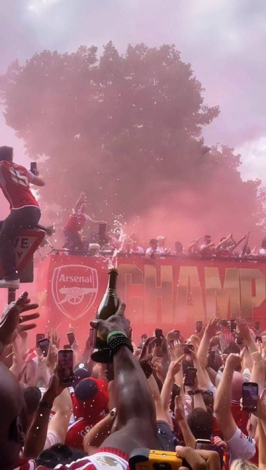 melt77's tweet photo. What a day! Champions of England, we know what we are 🙌 https://t.co/5RKvIs7cR9