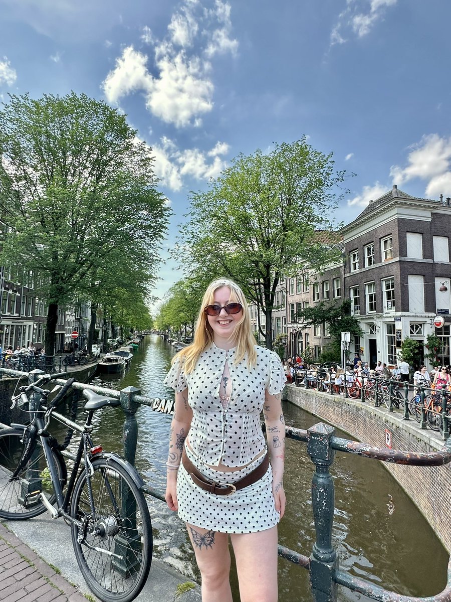neaxstyles's tweet photo. AMSTERDAM N8

We had a lovely day in Amsterdam, went by the pop up, grabbed some bagels and just walked around before a lovely dinner outside. Then time for round two this evening https://t.co/uLFlYfUQrB
