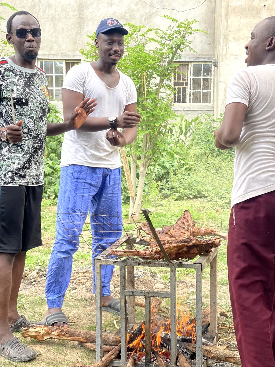 MainaMohammedA1's tweet photo. Still in d spirit of Sallah celebration 🕌🐐🔥 Enjoying beautiful barbecue moments with friends at Dalori Quarters. May dis blessed season continue to bring us joy, peace, unity, and countless blessings. Good food, great company, an unforgettable memories. Eid Mubarak to everyone https://t.co/yFVorG4YGW