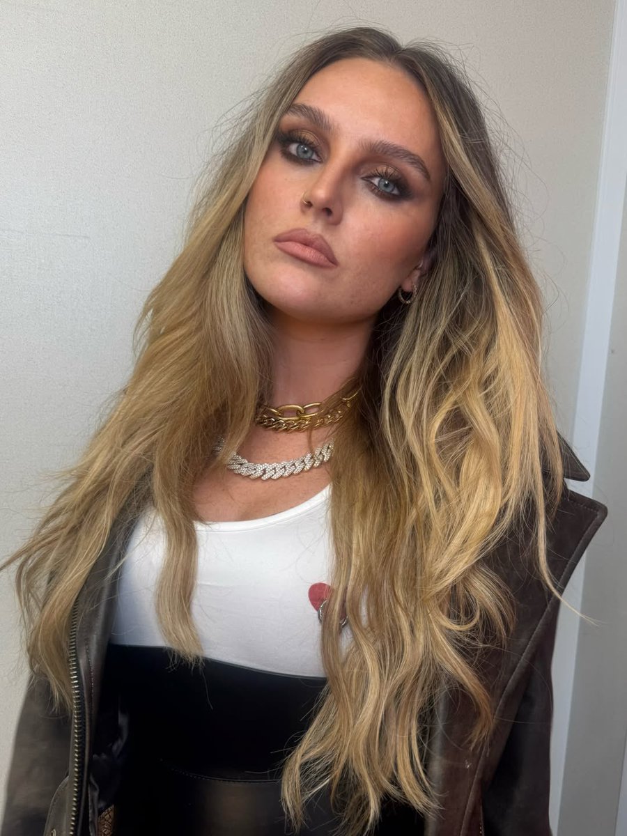 perriesnation's tweet photo. 📸 Perrie looks absolutely GORGEOUS in new photos shared by her makeup artist! https://t.co/wqh1pk9TMI