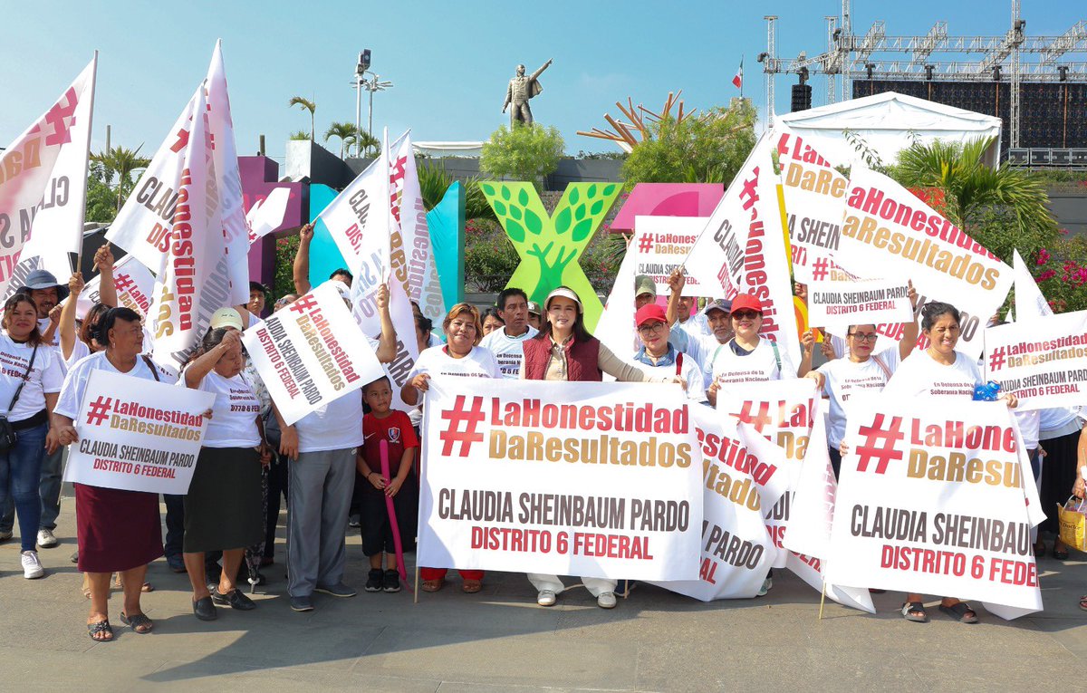 _FlorEsponda's tweet photo. ¡Caminar en equipo con el Distrito 6 es lo que le da fuerza a la transformación!
Qué gran orgullo compartir este día histórico no solo como representantes, sino como lo que siempre hemos sido: un gran equipo. 
@Claudiashein 
#claudiadaresultados 
#rendiciondecuentas https://t.co/sS9fg3keSc