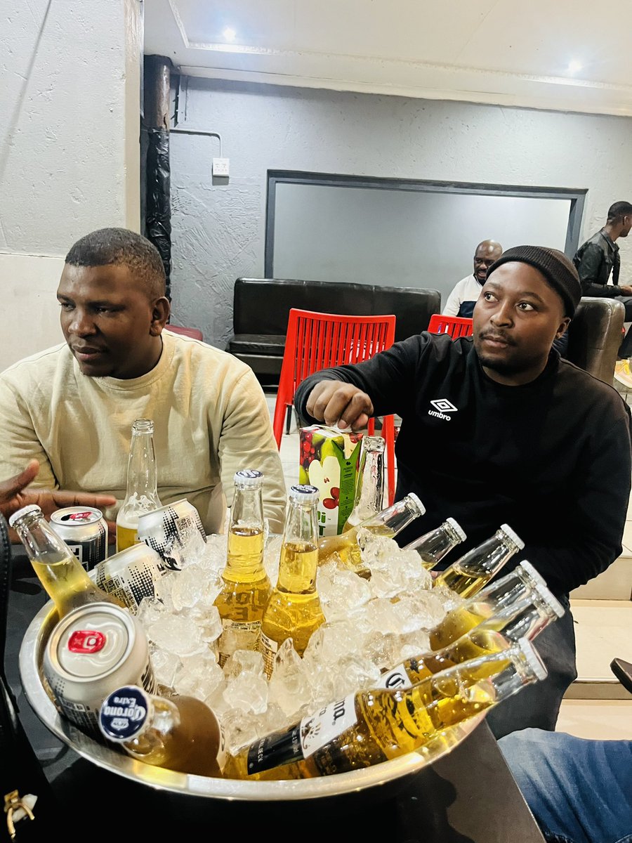 Sbugelo's tweet photo. Sunday shandis 👊🏽 https://t.co/yU24KJ6zqP