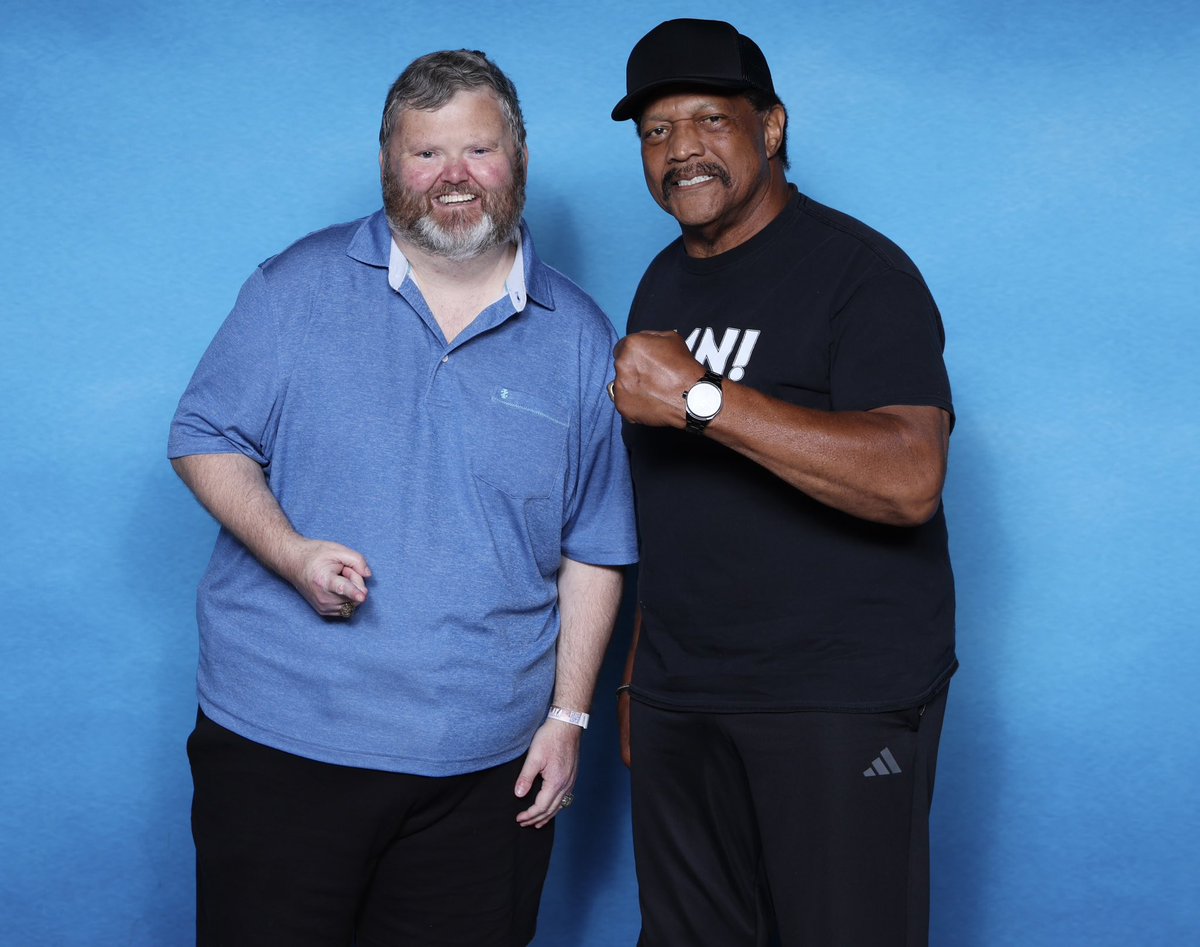 StevenRay30's tweet photo. Today at Iron City Comic Con I got to meet Ron Simmons, aka Faarooq from WWF and The Charismatic Enigma @JEFFHARDYBRAND from WWF/WWE/TNA/AEW!! https://t.co/RFvAi1qEzQ