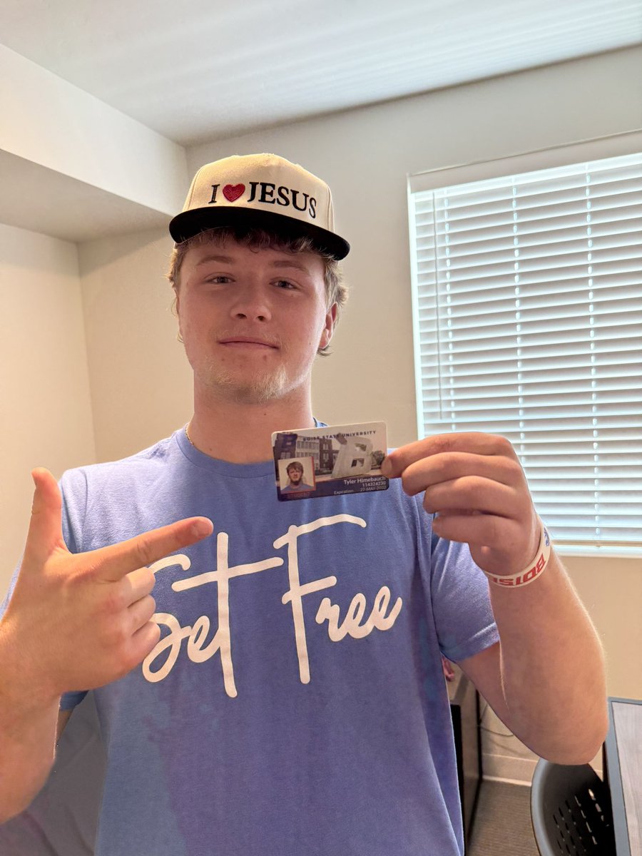 COACH_HIMEY's tweet photo. We are so fired up for the next opportunity for @tylerhimebauch 

Keep changing lives.
Go be great! 
@BroncoSportsFB 
@BoiseState https://t.co/ccF7euuUQw