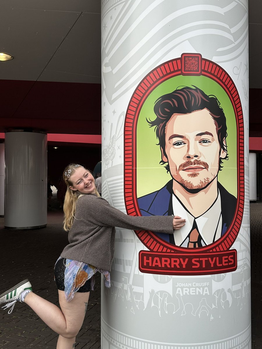 neaxstyles's tweet photo. TOGETHER TOGETHER TOUR STARTS NOW✨🕺🪩📸

Me and my girls flew into Amsterdam and went to see Harry the same night, Amsterdam n7. As soon as he went on it was like he never left. Amazing night, amazing memories https://t.co/LdFif2c6rn