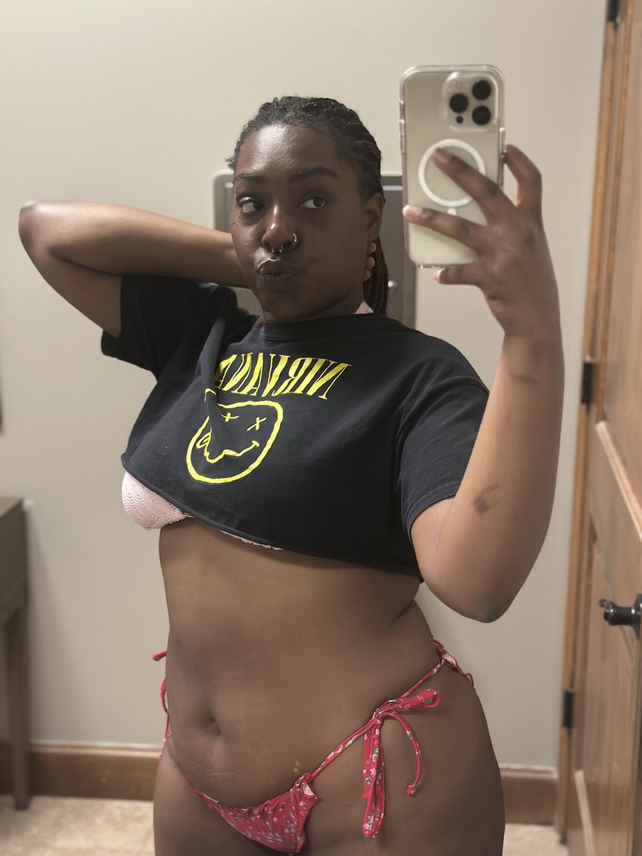 NiqueBxbyXO's tweet photo. $20 ft💋 https://t.co/8eIOOCMdfQ