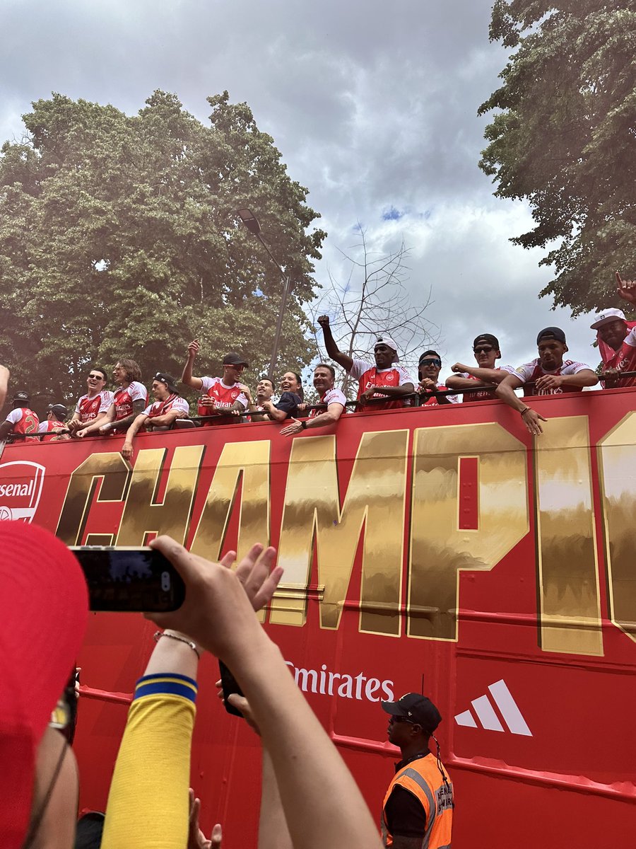 Rich_Ago's tweet photo. Great day out ❤️🤍🏆🎉 https://t.co/7JGWYsO4Fa
