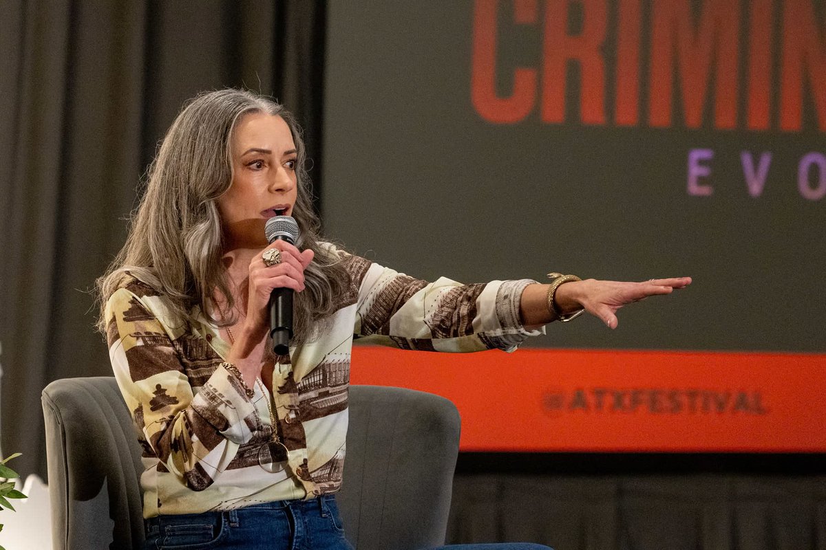 pvbarchive's tweet photo. More of Paget from ATX TV fest! https://t.co/EcLSNdNIfp