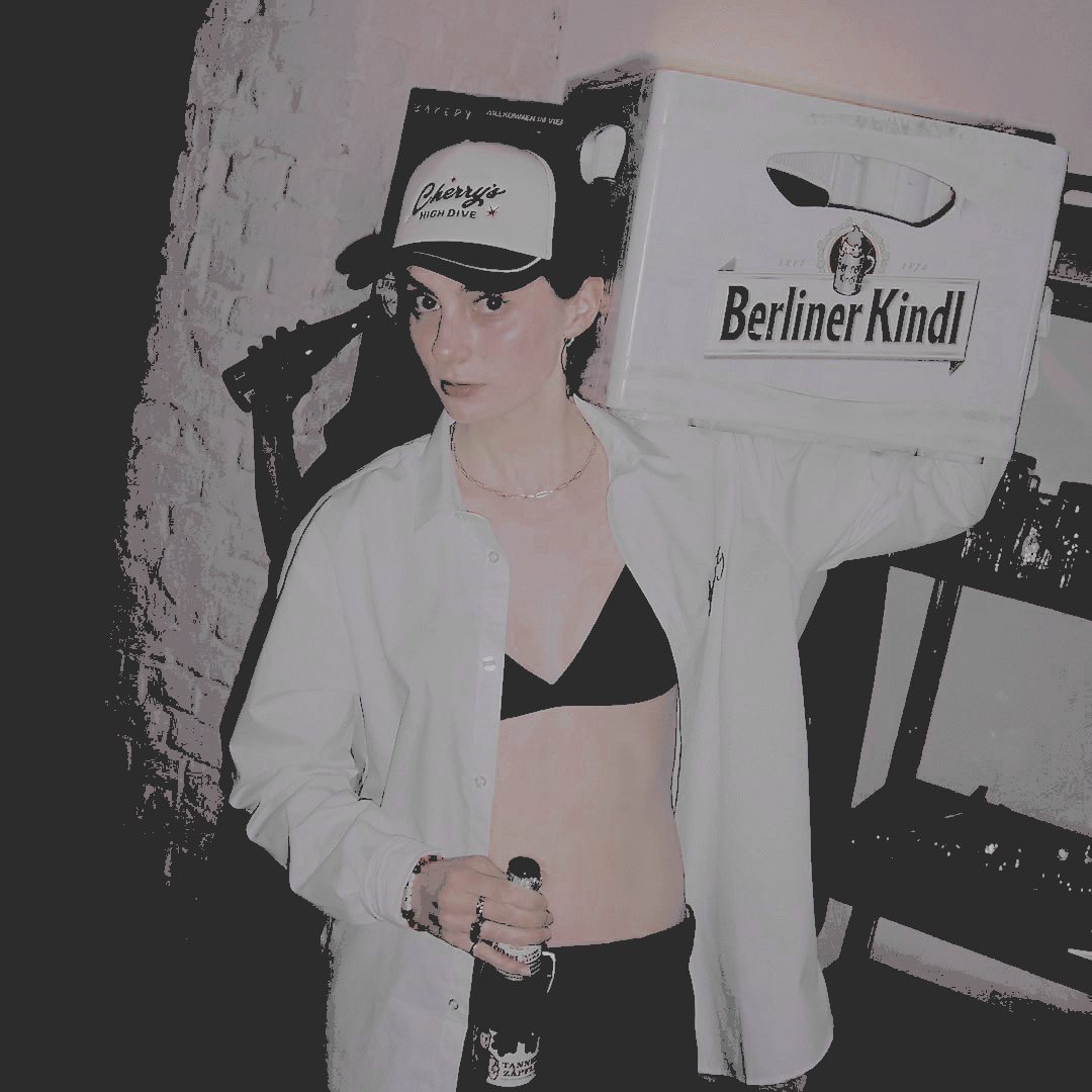 𝐞𝐦𝐛𝐞𝐫. tweet media