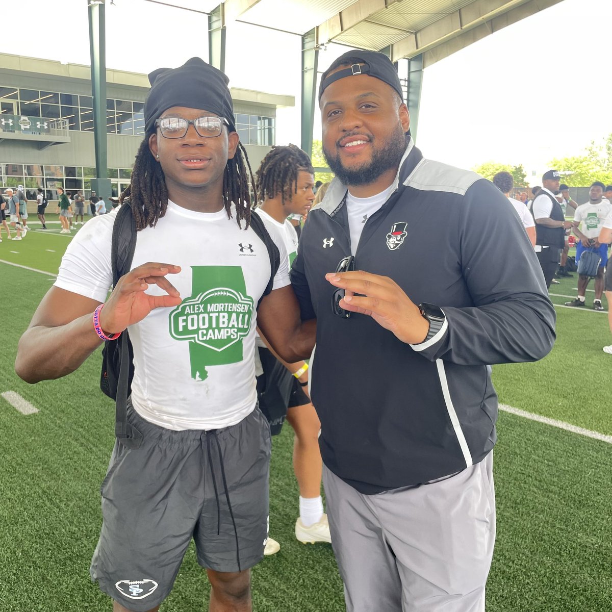 JamesJones5363's tweet photo. Had a great time at the @UAB_FB mega camp and a great time meeting coaches 

@SpainParkFB @Recruit_SP @vakakes @CoachAbrams @CoachMoody56 @Coach_Finck @TreyFlowers_ @HallTechSports1 https://t.co/uJL5apQ7Cc