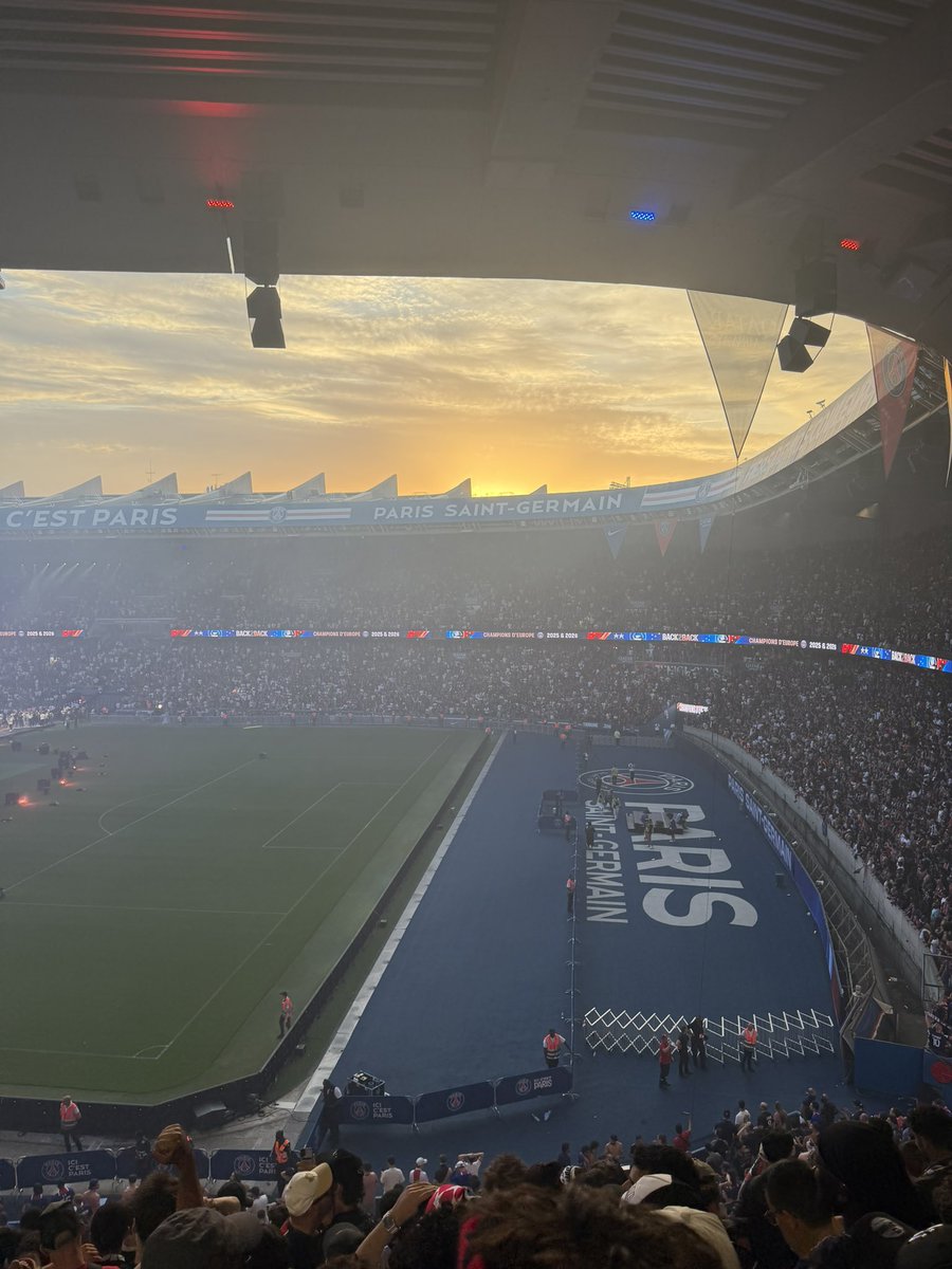 Ninoh_Aks's tweet photo. Merci ❤️💙 @PSG_inside https://t.co/J9fGFm5gTr