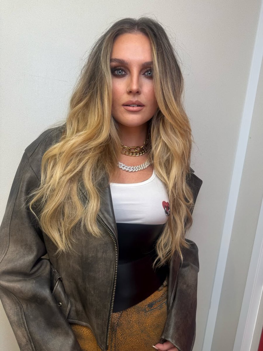 perriesposts's tweet photo. MOTHER IS SO BACKKKK https://t.co/FVv14JjRXW