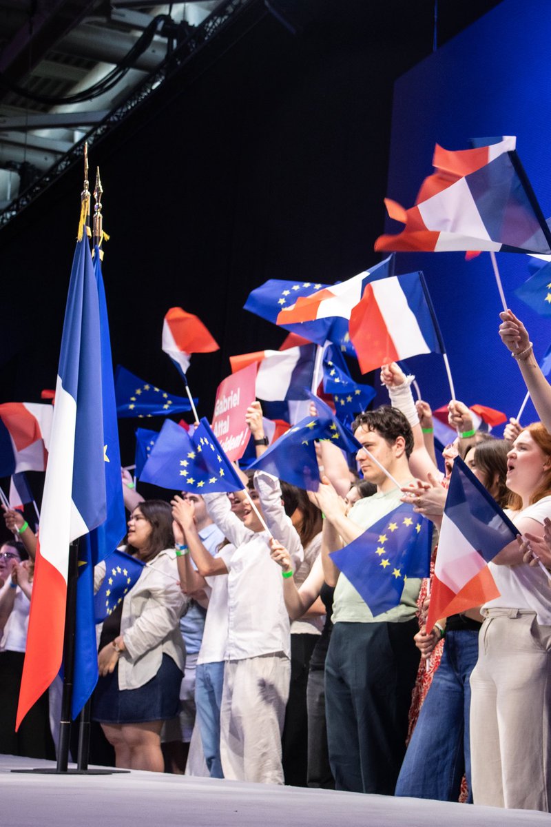 IlhanAlexandre's tweet photo. 🇫🇷🇪🇺 La force d’agir.

Pour l’École, les salaires, les frontières, l’IA.
Pour la France. Pour l’Europe.

La campagne de @GabrielAttal est lancée. Le chemin de l’espoir est tracé. Rien ne résiste au peuple français.

Rejoignez-nous 👉🏼 https://t.co/U3xOrz9w4y 

#AttalPresident https://t.co/4gahs1rh5U