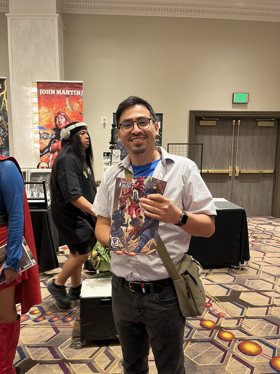 ProjectNaosis's tweet photo. Smiles only when you stop by the booth at Amazing Comic Con! #amazingcomiccon @AmazingComicCon https://t.co/61nCCXNiEc
