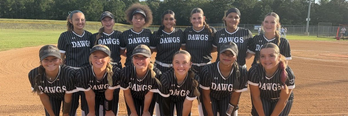 77Emma75750's tweet photo. 1st tournament of the summer with the DAWGS. Our defense was on point this weekend! (I love when I can get a K on the offspeed 😏) Its going to be a good season! #alwaysmoreworktodo #justdawgssoftball @JDSBNational https://t.co/pAdOPLD6Vv