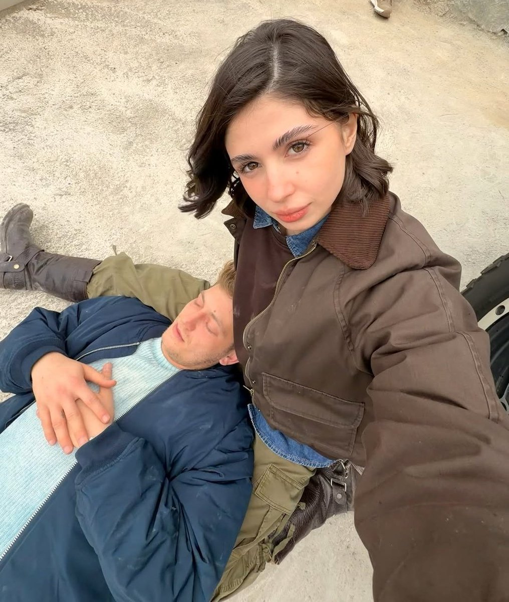 yorgunnyolcu's tweet photo. Olan da sana oldu be dünyanın en güzel partner fotosu... https://t.co/YnVRn0s3g6