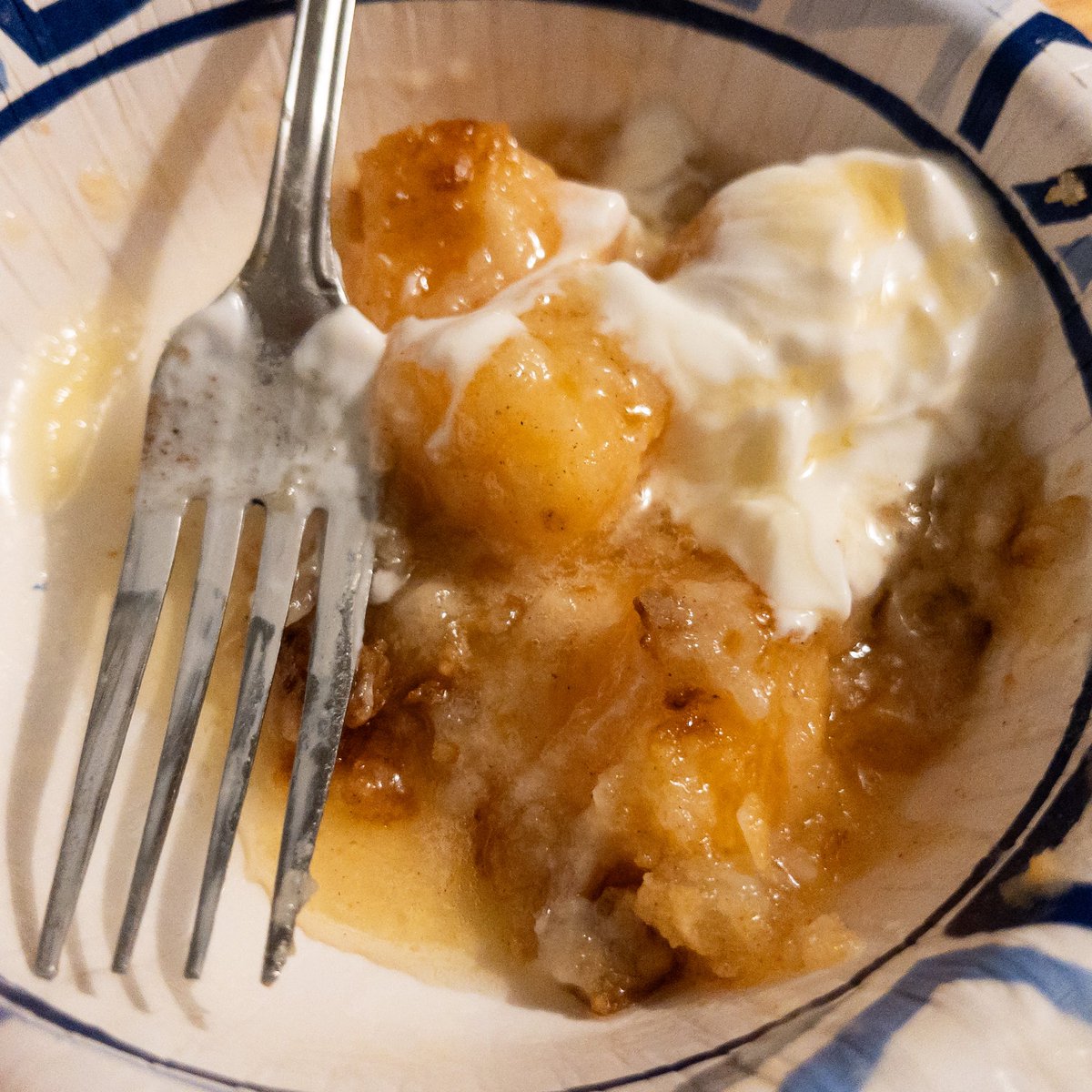 ihatejasey's tweet photo. Does my homemade cantaloupe cobbler TRIGGER you? #LopeLife https://t.co/JrpWxBnNWQ
