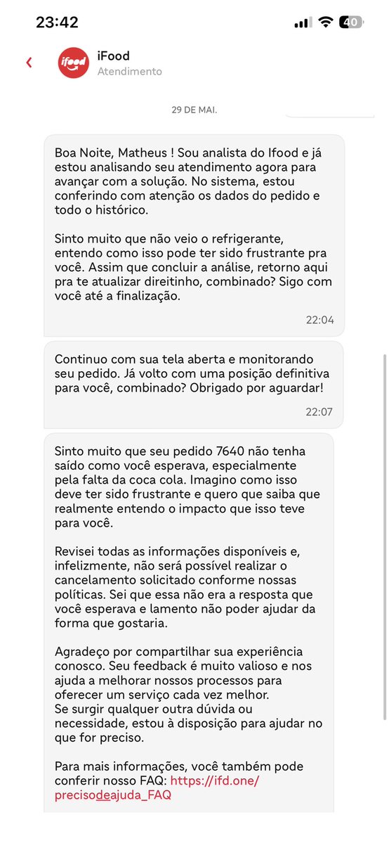 fmattvr's tweet photo. eu queria que voces virassem gente e dessem um suporte melhor pros clientes de vocês 4 pedidos diferentes tudo com problemas e voces deixam so um robô atendendo a gente @iFood https://t.co/xyvA65eLBd
