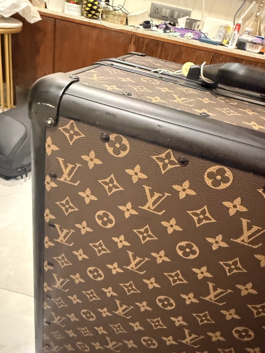 mizba_ms's tweet photo. @airindia @AdaniOnline @CSMIA_Official @mumbai_issue @AdaniFoundation Pathetic experience on flight AI2338, not sure how they handle the luggage, two of my suitcases are damaged and beyond repair. Both were bubble wrapped with a sticker handle with care. https://t.co/eP1G4WizcS