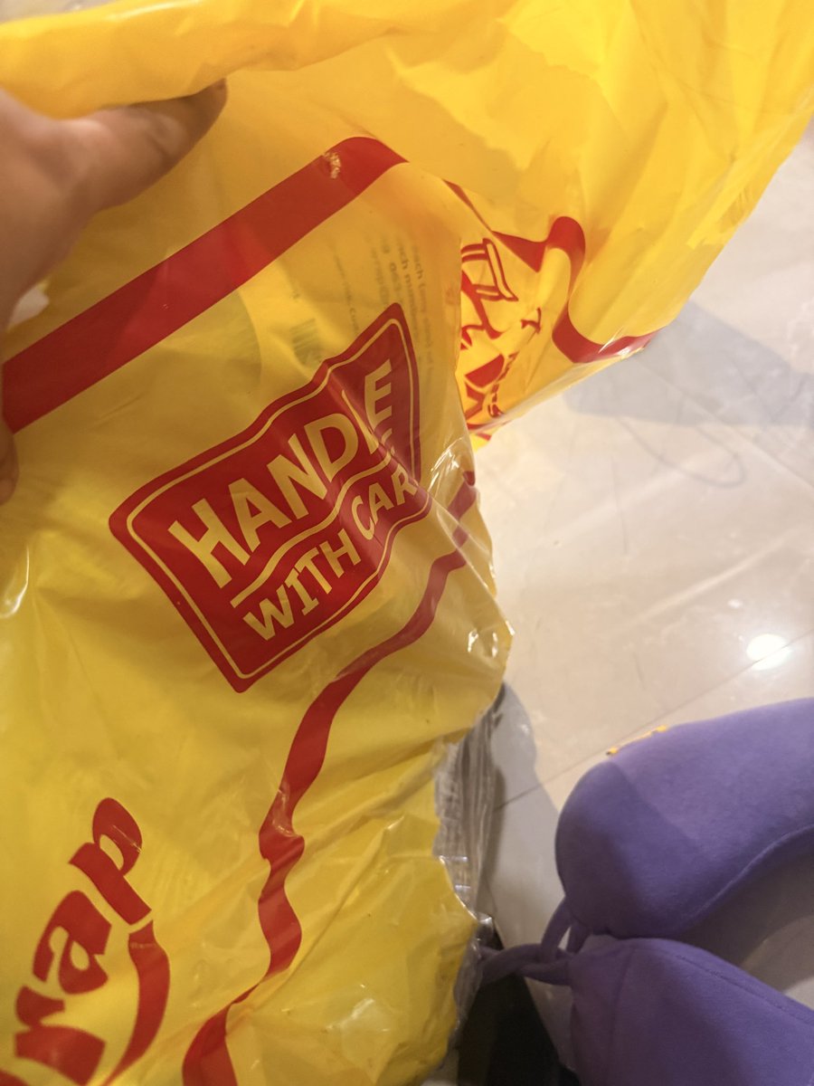 mizba_ms's tweet photo. @airindia @AdaniOnline @CSMIA_Official @mumbai_issue @AdaniFoundation Pathetic experience on flight AI2338, not sure how they handle the luggage, two of my suitcases are damaged and beyond repair. Both were bubble wrapped with a sticker handle with care. https://t.co/eP1G4WizcS