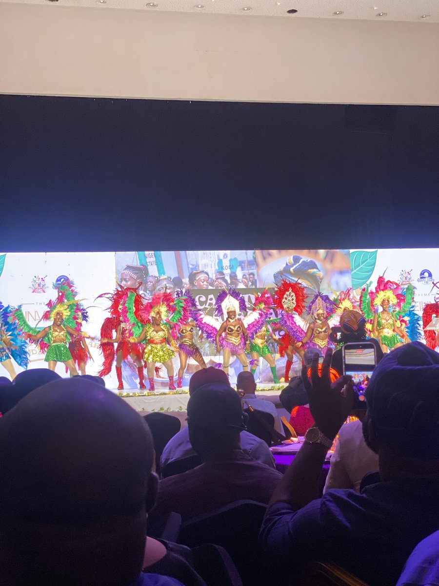 ChumaNnoli's tweet photo. Been meeting people tonight that I’ve not seen since 2012 when I officially left Calabar radio and it’s such a great feeling.

It’s the night for the unveiling of the 2026 Carnival Calabar theme in Lagos. 

Beautiful colours everywhere. https://t.co/TDsZfG3uKz