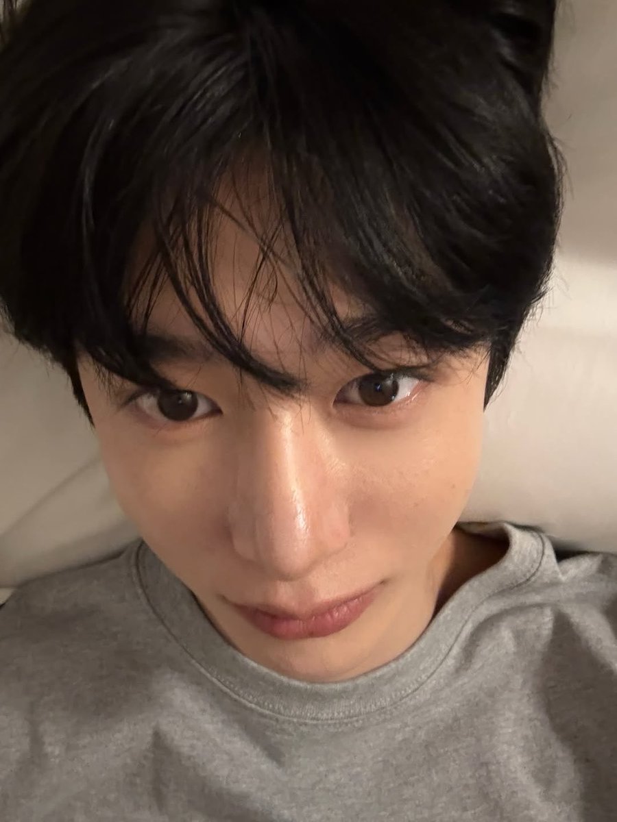 wonnieology's tweet photo. hyungwon is genuinely the most beautiful person i have ever seen idk how it’s even possible to be this gorgeous truly a generational face card he’s beyond mesmerizing… https://t.co/9ak621Kzx9
