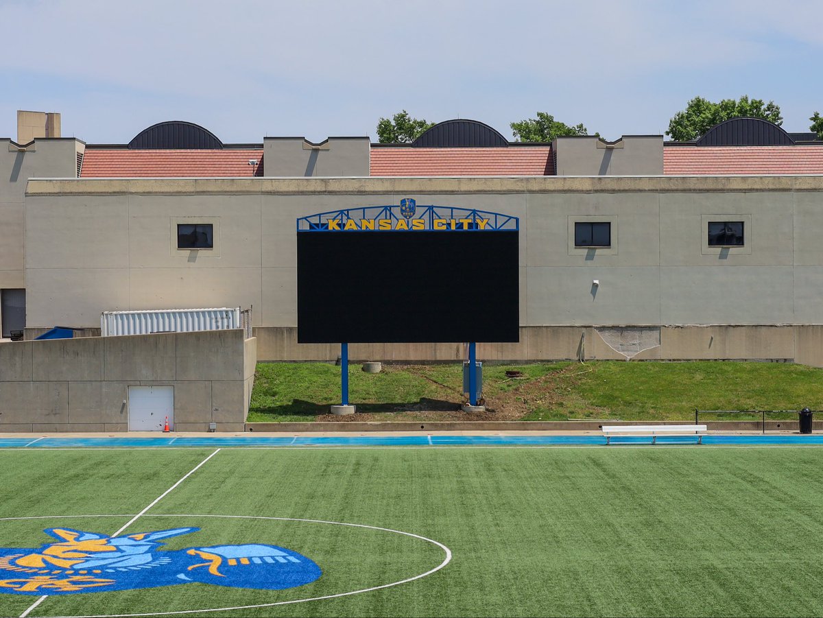 KCRoosMSoccer's tweet photo. 𝗦𝘄𝗶𝗽𝗲 𝗧𝗵𝗿𝗼𝘂𝗴𝗵 ➡️ to see the brand new scoreboard come to life!

#RooUp🤘 https://t.co/a5oPBX9Vrd