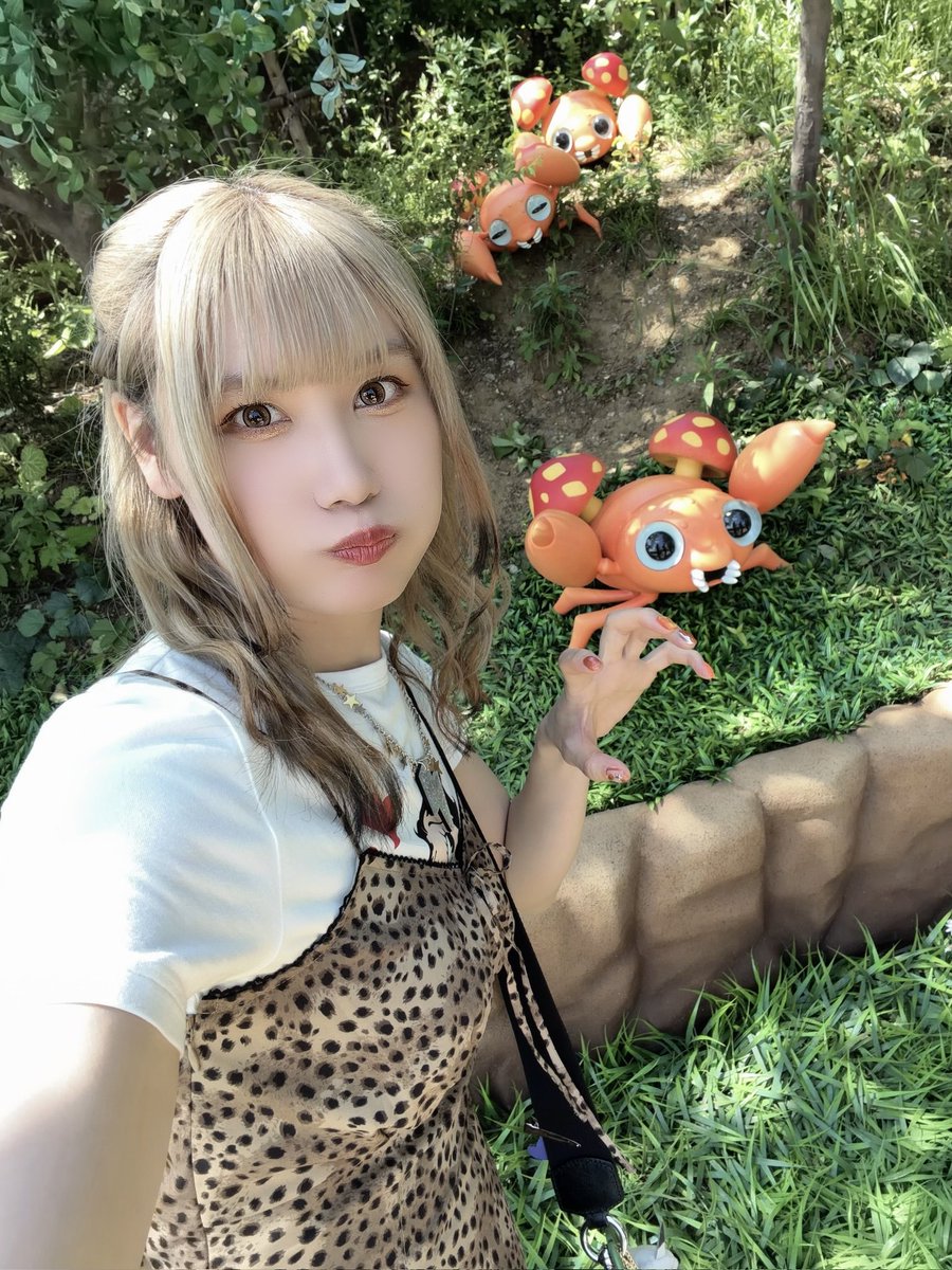 NeNe_START_LINE's tweet photo. 皆さん、おはねね☀

今日も一日、よろしくお願いします😊

『スタートライン』MV☀✨
https://t.co/dTe1CAxhQr

『Nëw World』MV💃🎈
https://t.co/wvEWHhU3pX

☀️NёNeが元気に歌ってみた#28☀️

『めざせポケモンマスター/松本梨香』
https://t.co/Ld4GtYKhri

#NëNe　#ねねちゃん見て https://t.co/TewQJGOKXv